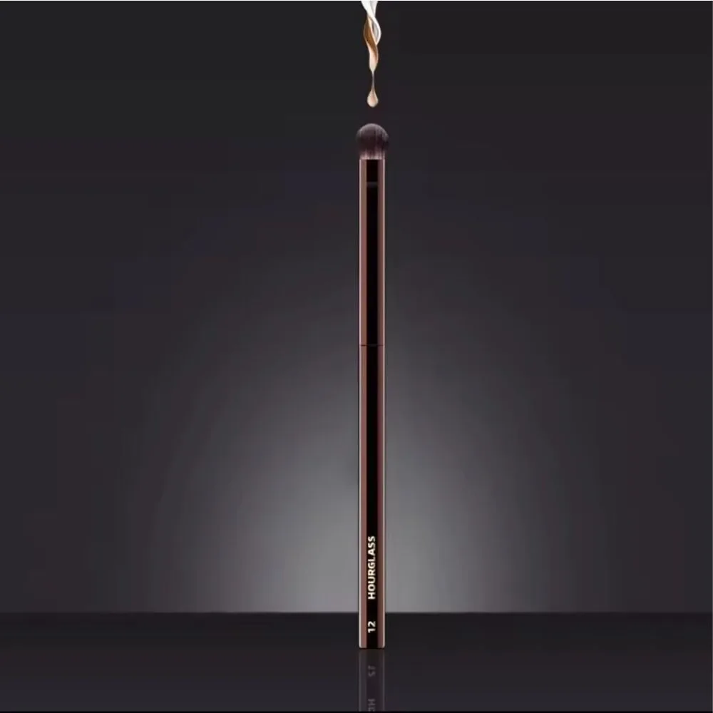 New Hourglass N* 12 Beveled Shadow Brush